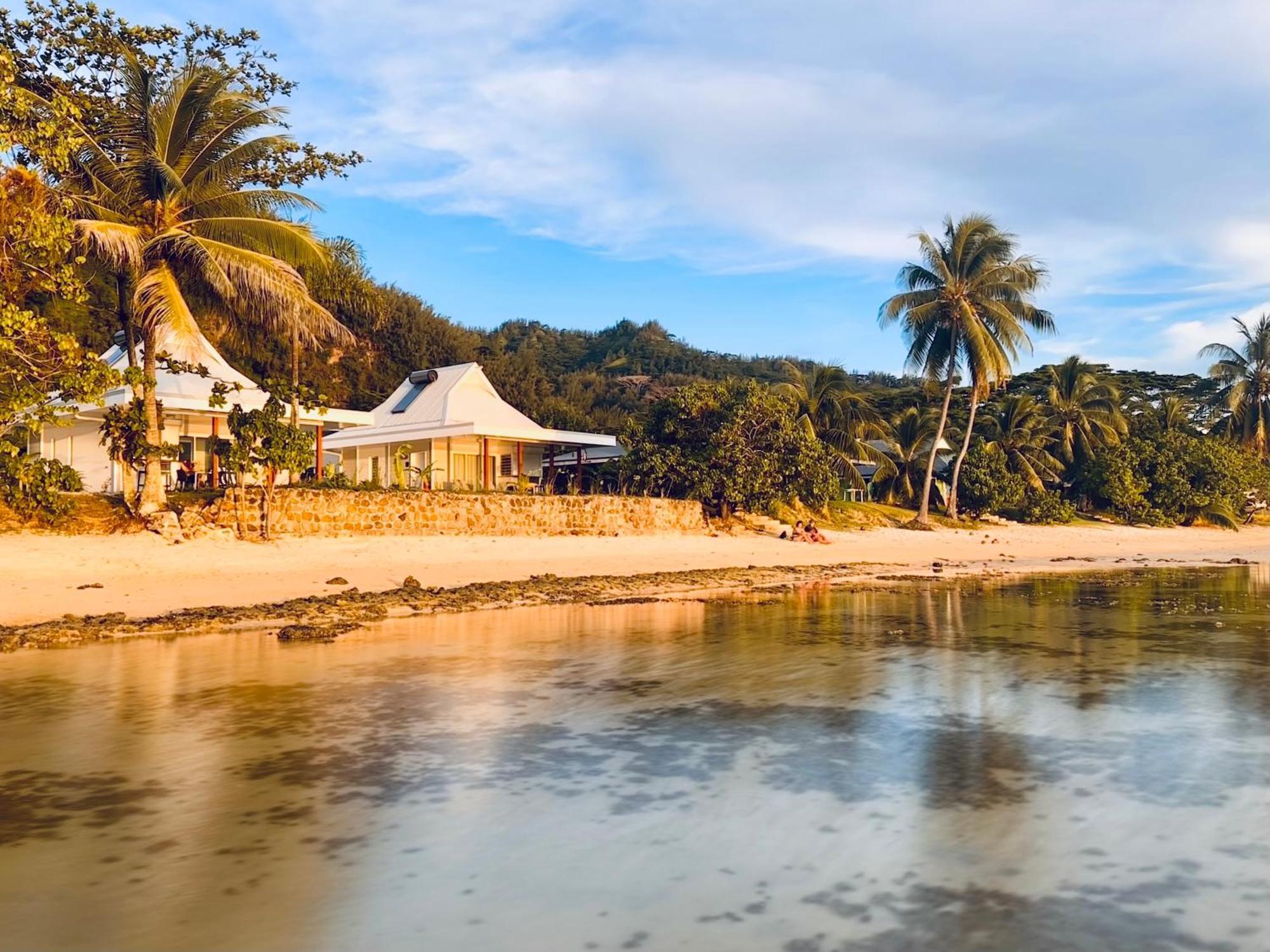 Niu Beach Hotel 莫雷阿 外观 照片